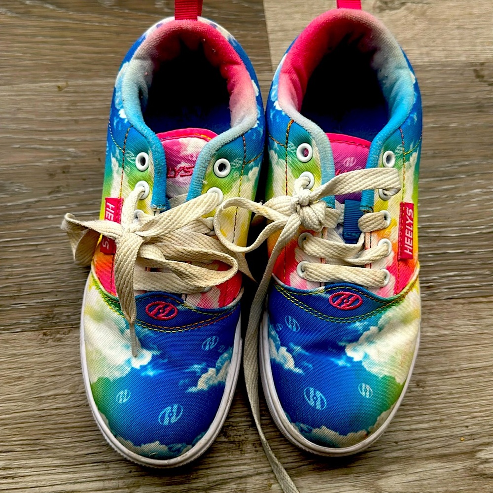 Girls Heely shoes size 5